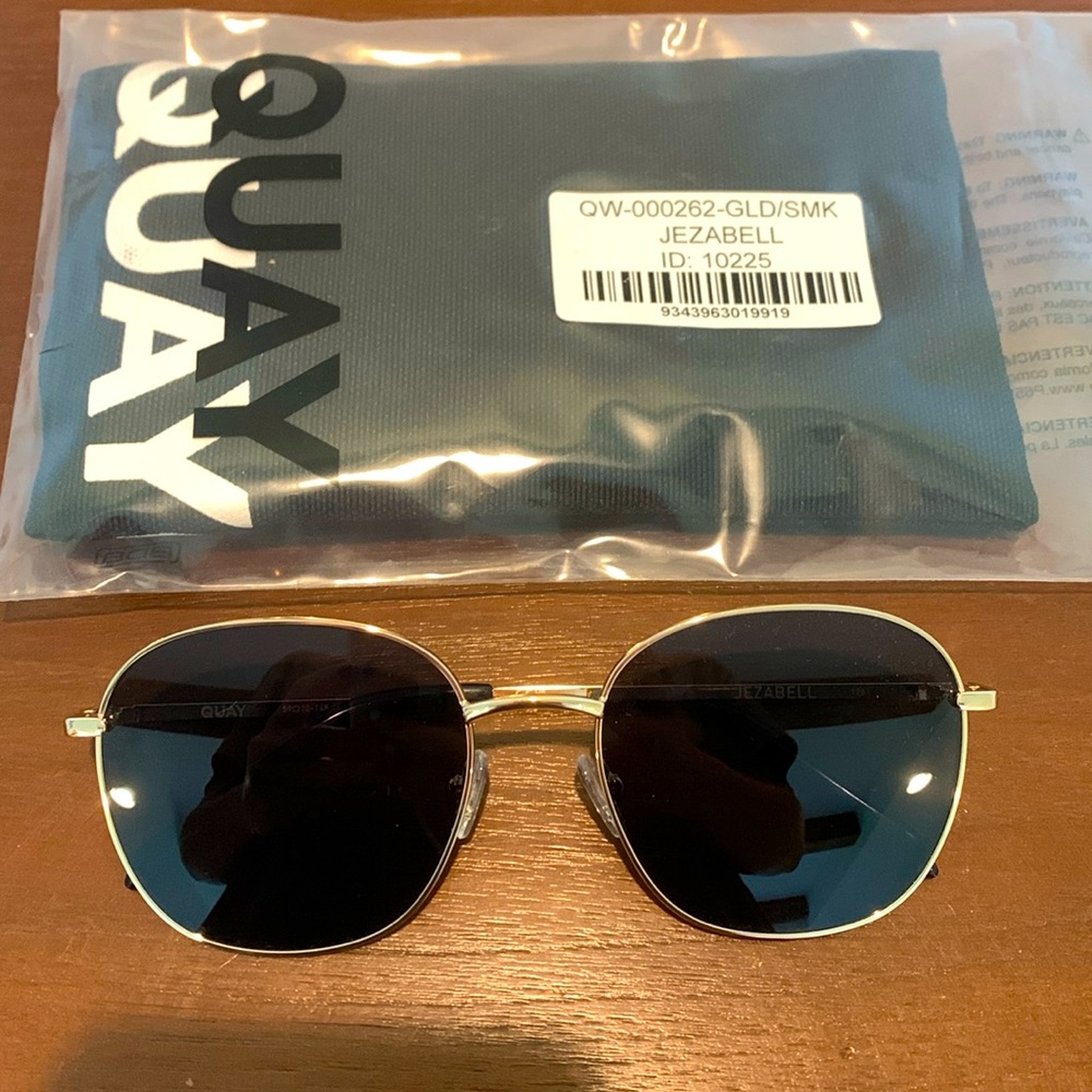 QUAY Jezabell Sunglasses